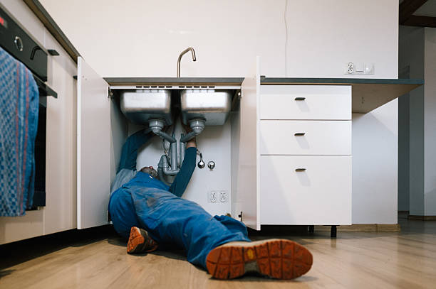 Professional Leak Detection technician working in Lucerne, CA